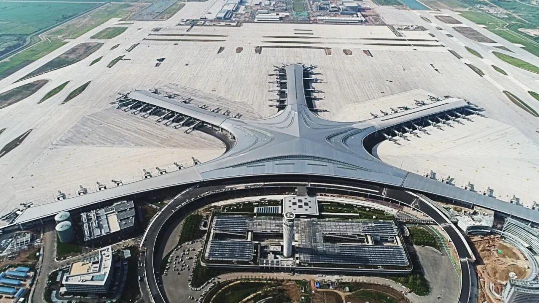 匠造一流东北亚国际枢纽机场！必一运动建设“筑”力青岛胶东国际机场成功试飞