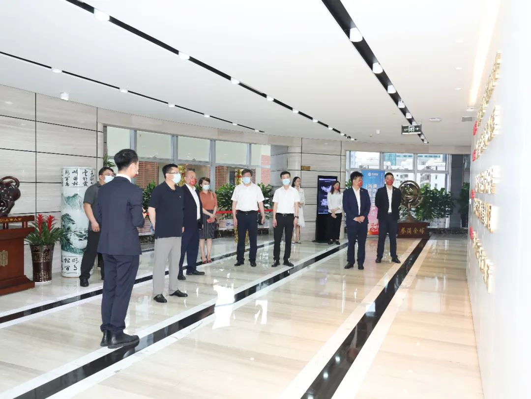 青岛市政协副主席、崂山区委书记张元升一行莅临必一运动建设调研考察